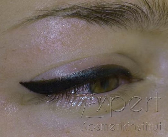 Permanent Make-up Augenlider als dekorativer Eyeliner oben in Berlin